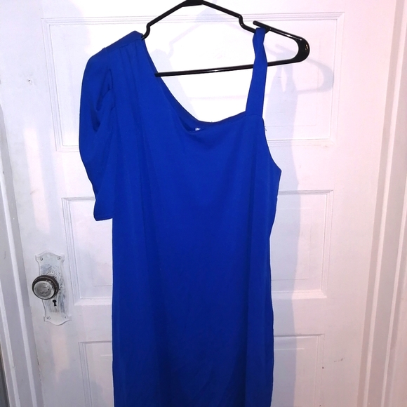 Dress - Picture 1 of 2